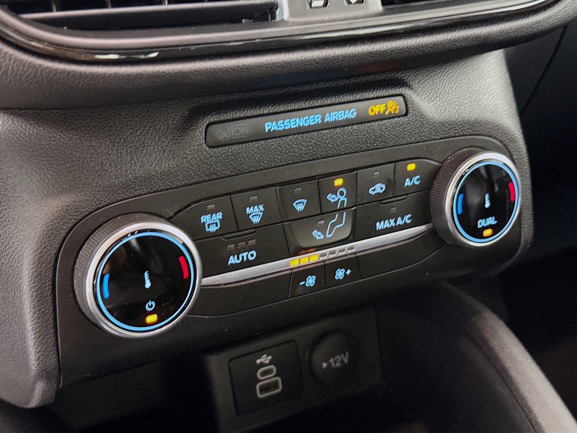 Used 2024 Ford Escape ST-Line image 17