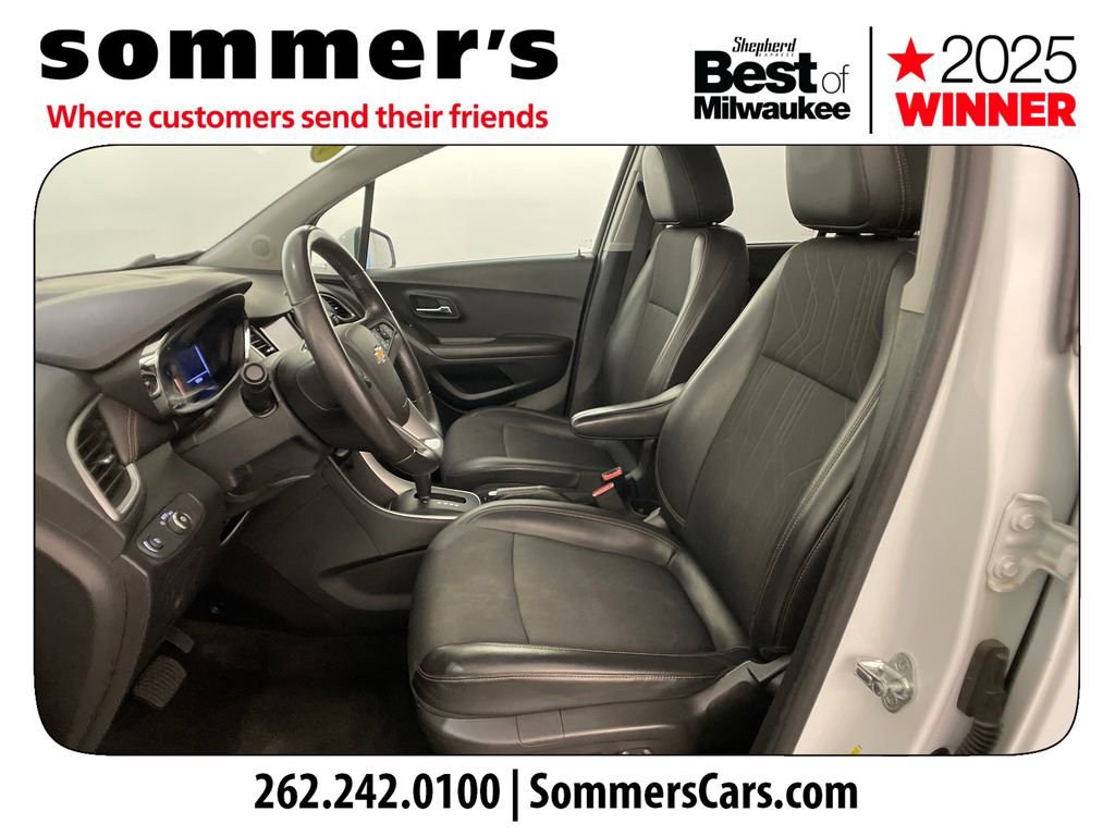 Used 2020 Chevrolet Trax LT w/ LT Convenience Package AWD/4WD image 9