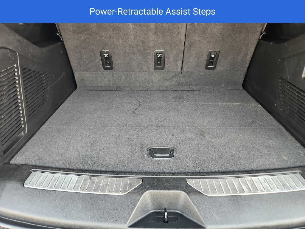 Used 2024 Chevrolet Suburban Premier w/ Premium Package RWD image 37