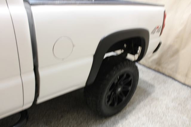 Used 2006 Chevrolet Silverado 2500 W/T w/ Heavy-Duty Power Package image 6