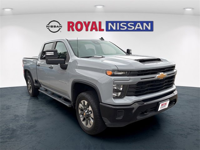 Used 2024 Chevrolet Silverado 2500 Custom w/ Custom Value Package image 1
