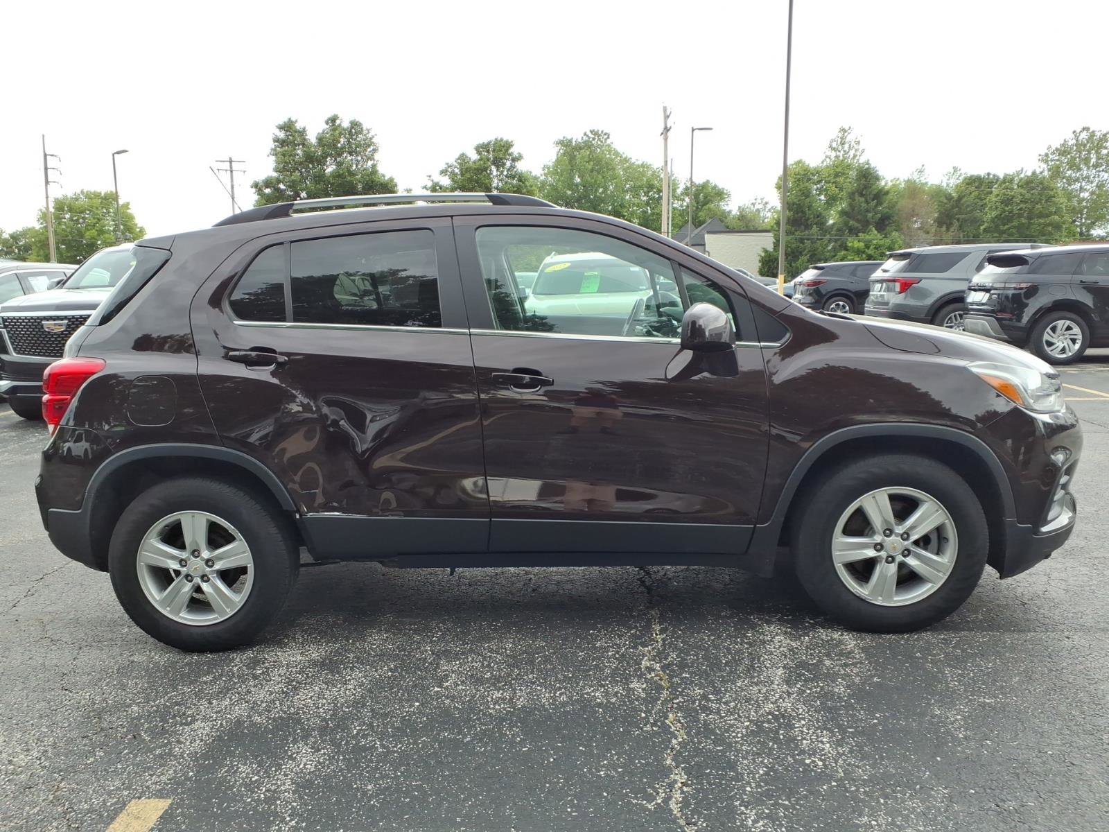 Used 2020 Chevrolet Trax LT FWD image 28