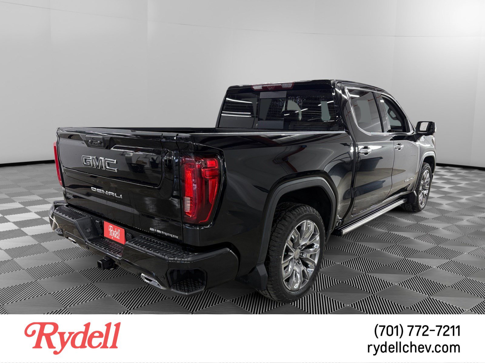 Used 2024 GMC Sierra 1500 Denali AWD/4WD image 5
