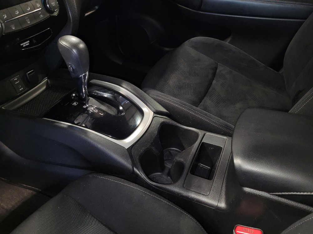 Used 2016 Nissan Rogue S FWD image 26