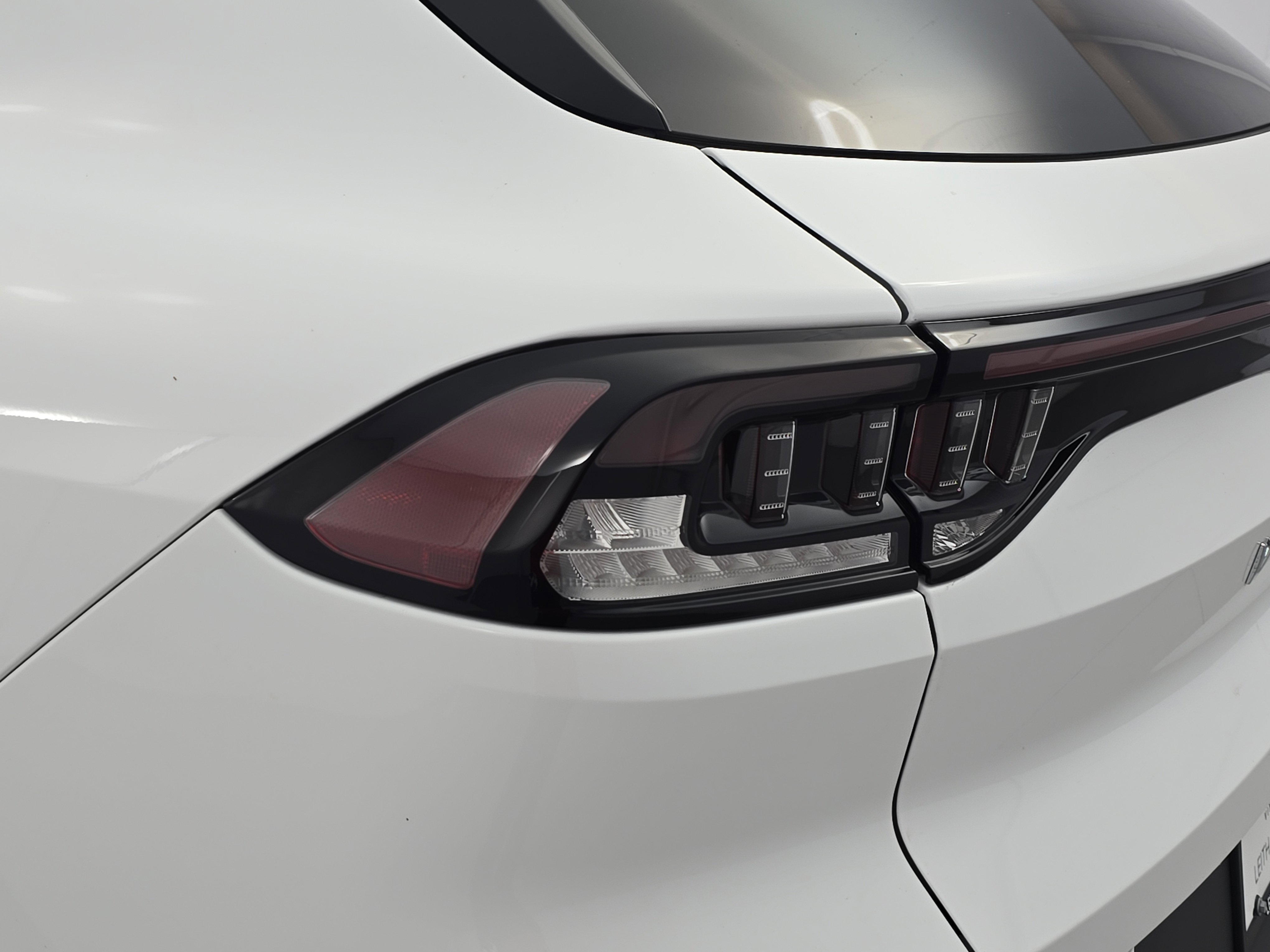New 2025 VinFast VF 8 Plus image 30