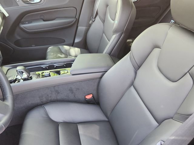 New 2025 Volvo XC60 B5 Core w/ Climate Package image 9