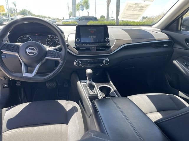 Used 2024 Nissan Altima 2.5 SV FWD image 19