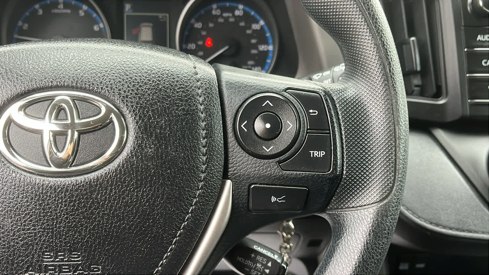 Used 2017 Toyota RAV4 LE image 13