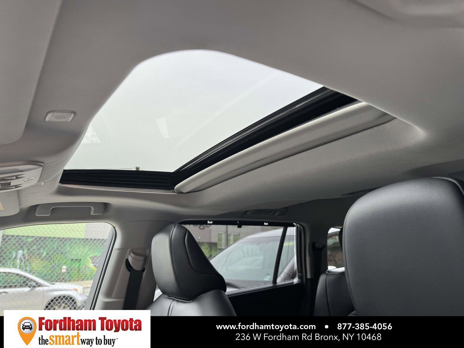 Used 2023 Toyota Highlander XLE image 20