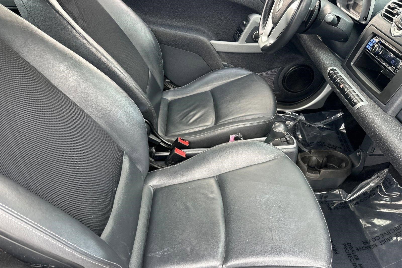 Used 2009 smart fortwo passion image 25