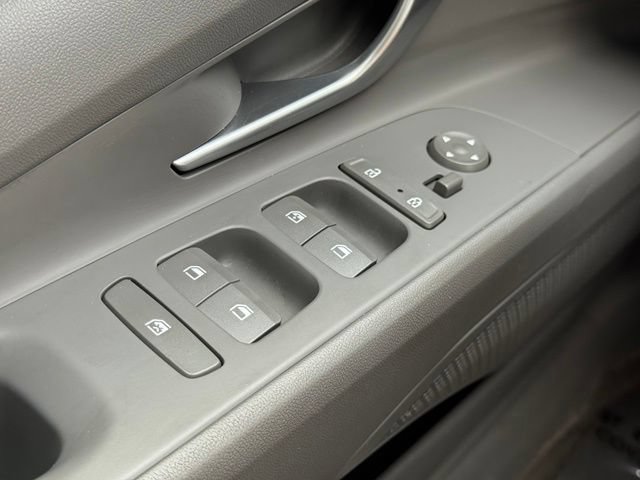 Used 2023 Hyundai Elantra SEL FWD image 33
