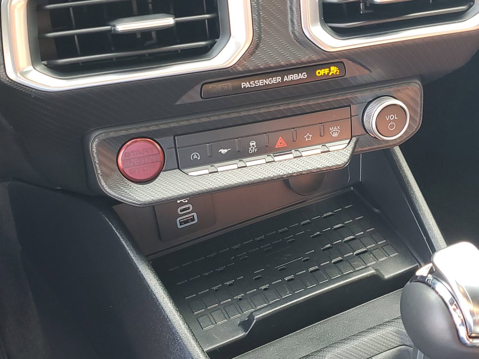 Used 2024 Ford Mustang Premium image 21