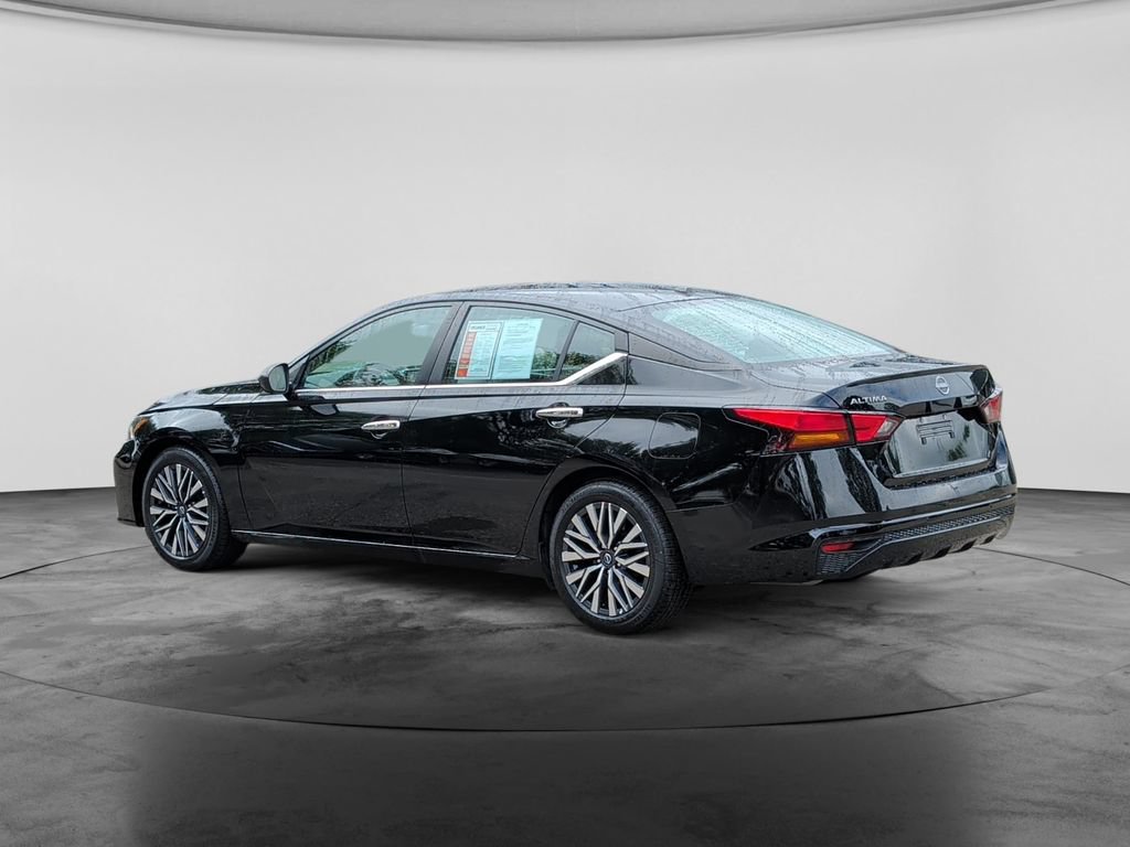 Used 2025 Nissan Altima 2.5 SV FWD image 5
