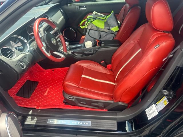 Used 2010 Ford Mustang GT RWD image 4