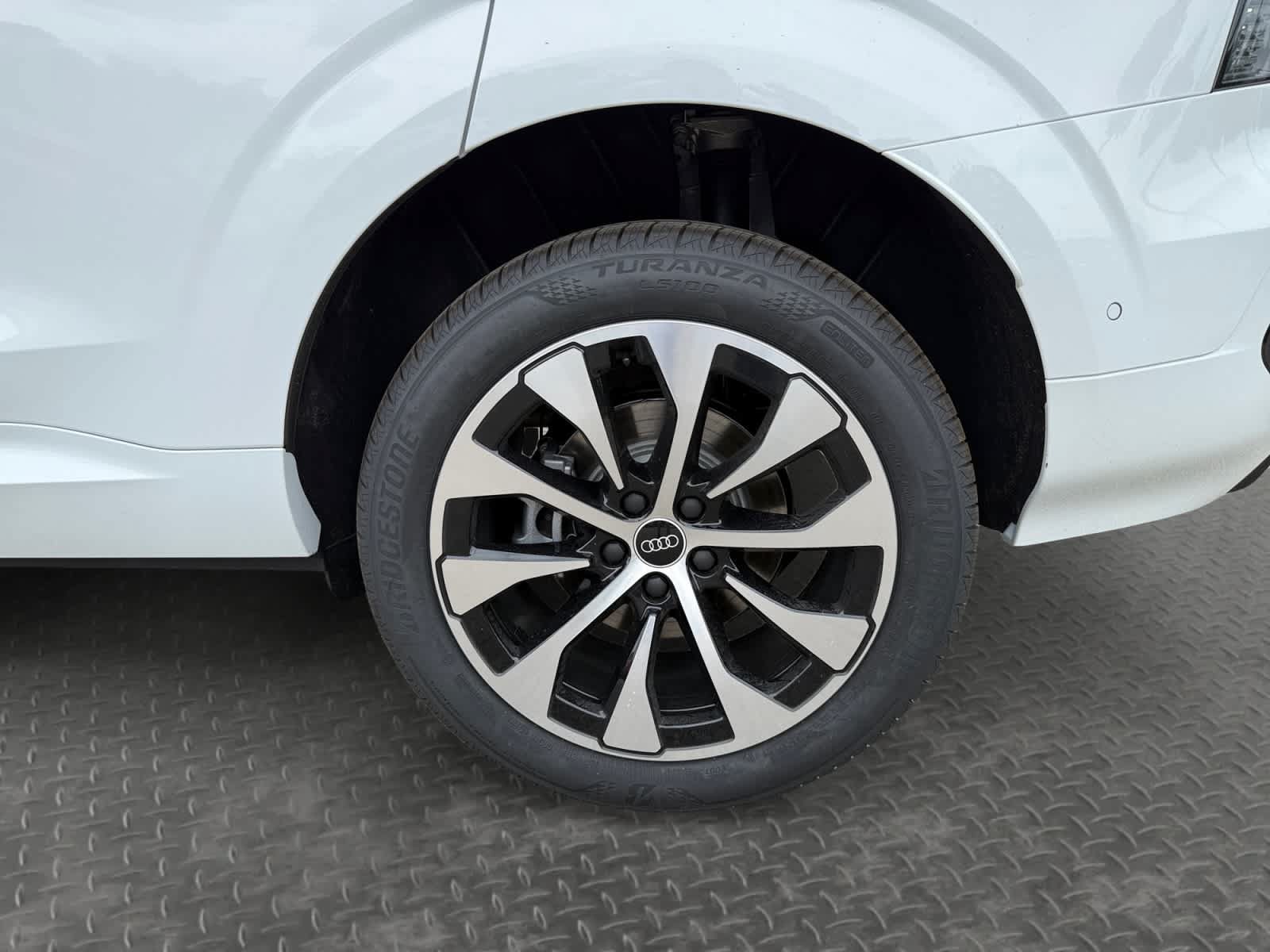 New 2026 Audi Q3 quattro 2.0T AWD/4WD image 9