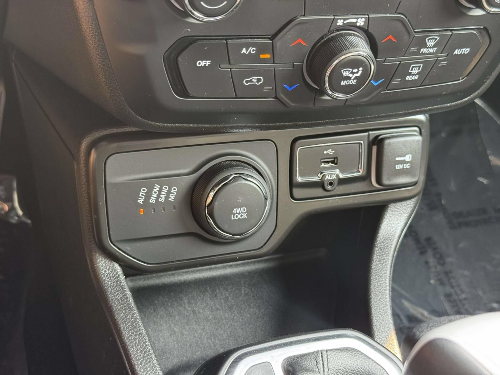 Used 2023 Jeep Renegade Limited AWD/4WD image 12