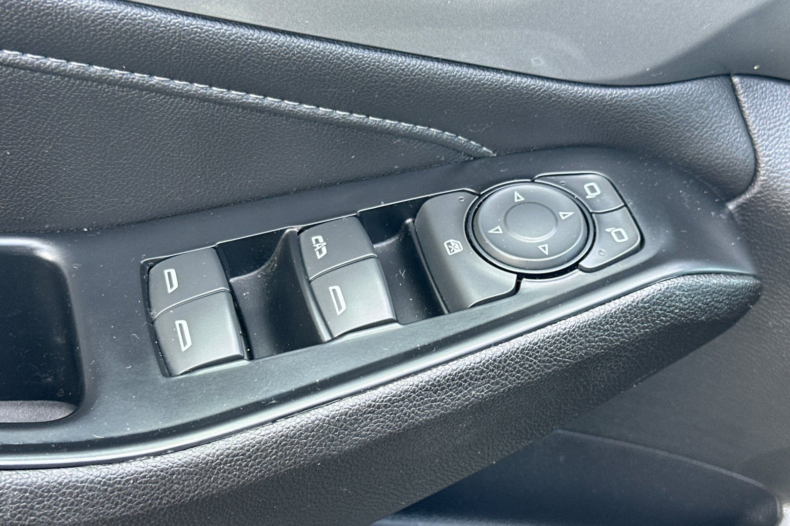 Certified 2023 Chevrolet Traverse LT image 12