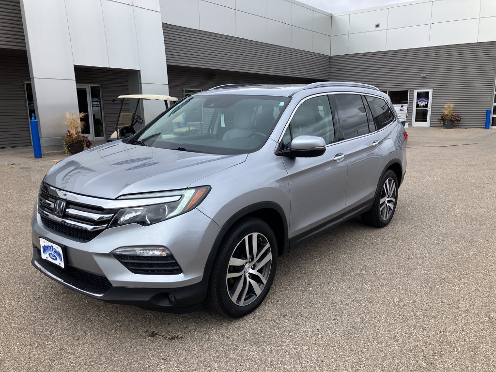Used 2016 Honda Pilot Touring image 4