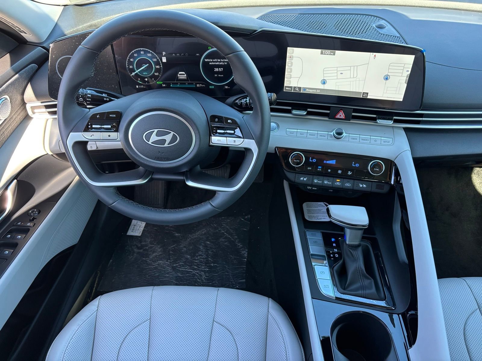 New 2025 Hyundai Elantra Limited image 15