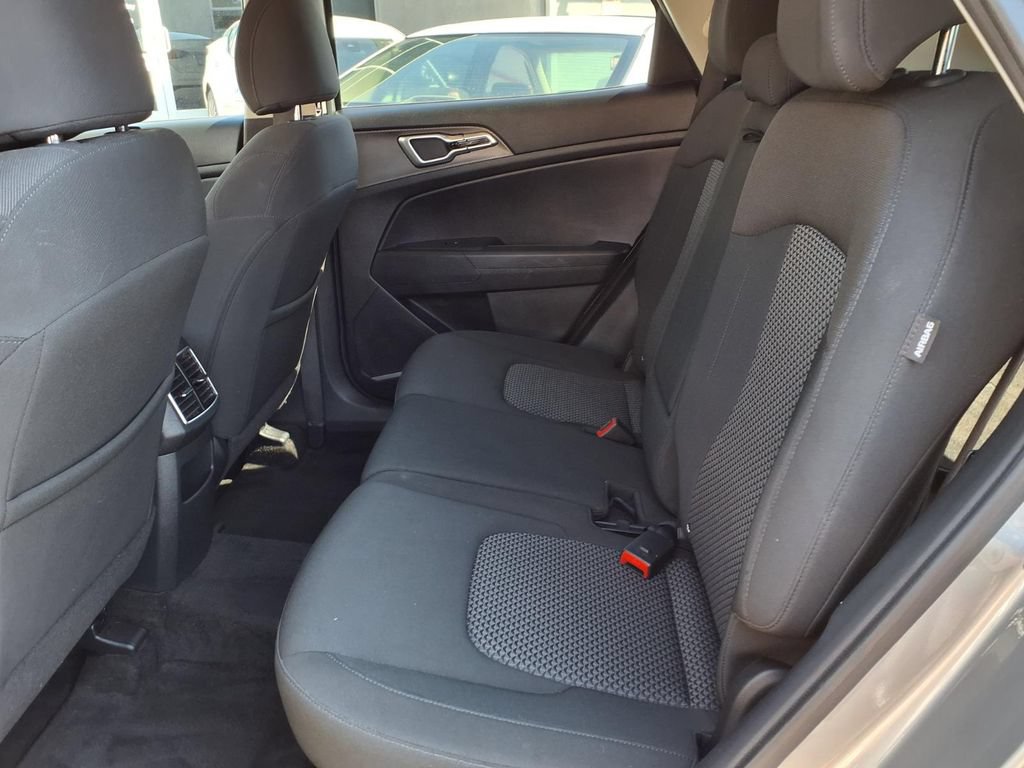 Used 2025 Kia Sportage LX FWD image 10