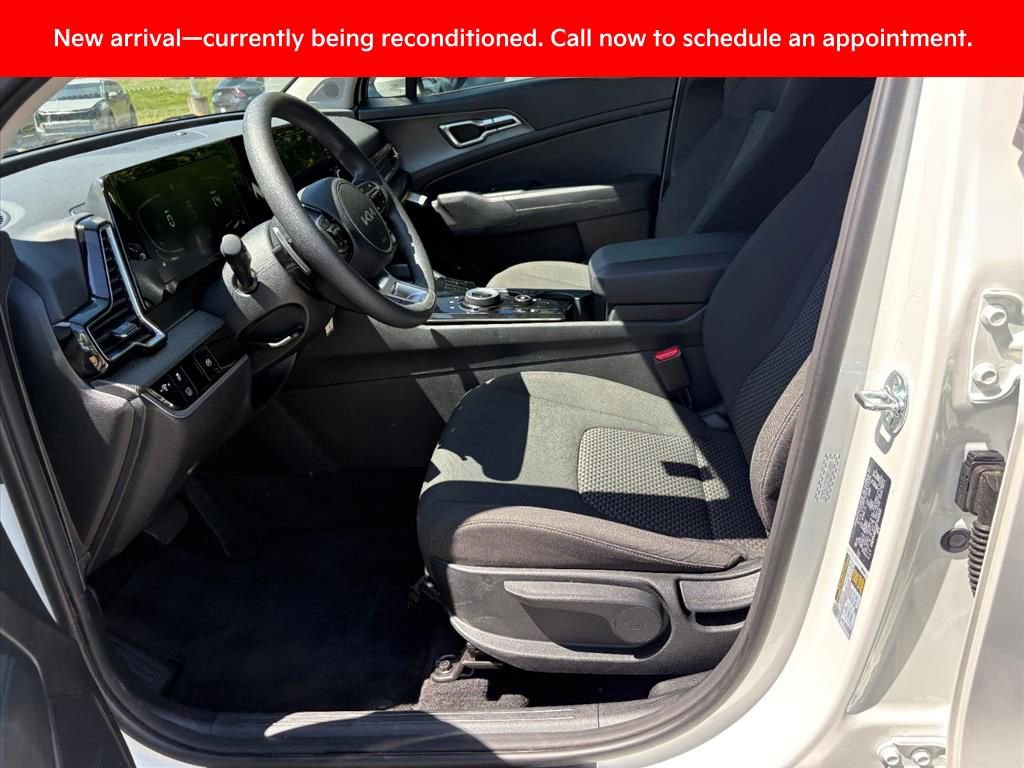 Certified 2025 Kia Sportage LX FWD image 15