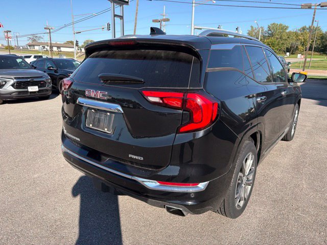 Used 2018 GMC Terrain Denali w/ Comfort Package AWD/4WD image 11