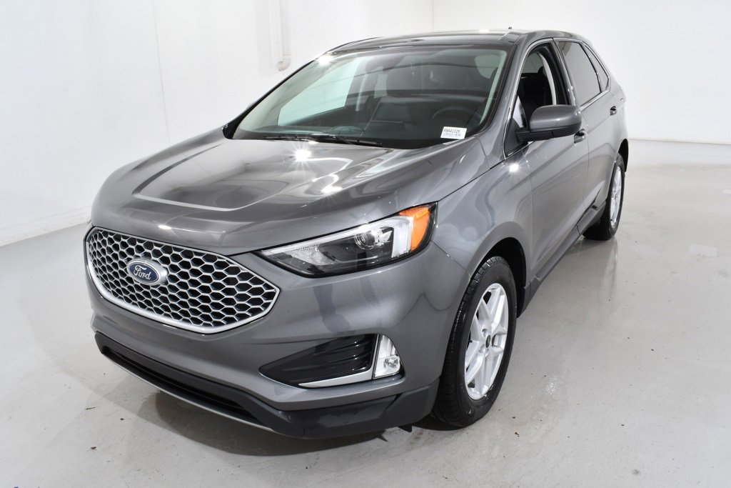 Used 2024 Ford Edge SEL w/ Convenience Package image 2