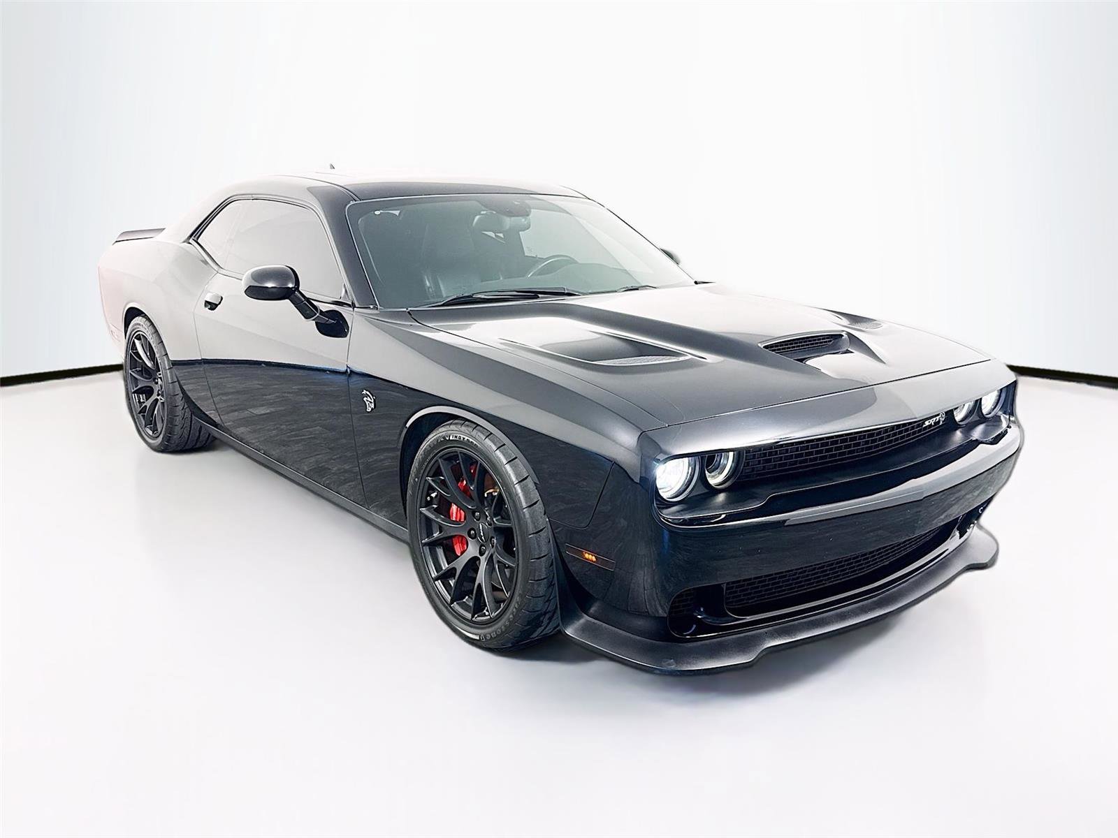 Used 2016 Dodge Challenger SRT Hellcat image 32