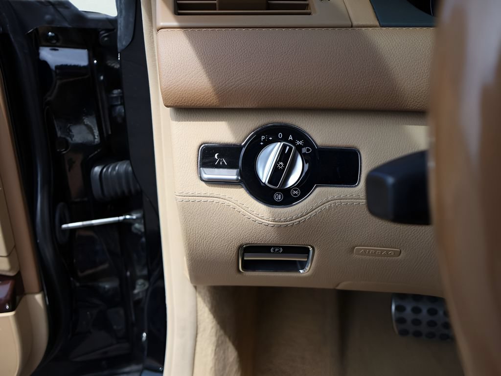 Used 2011 Mercedes-Benz CL 550 4MATIC image 34