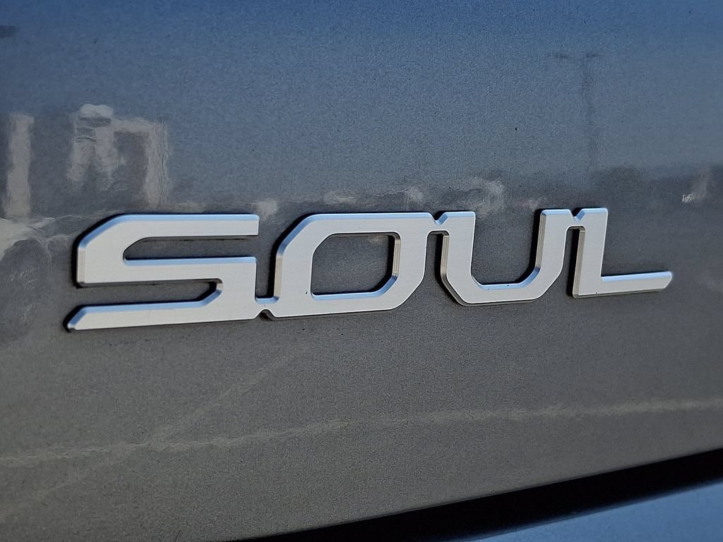 Used 2023 Kia Soul LX FWD image 29