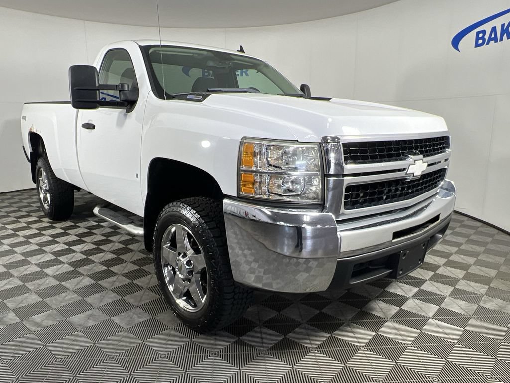 Used 2007 Chevrolet Silverado 2500 LT w/ EZ-Lift Tailgate Package AWD/4WD image 1