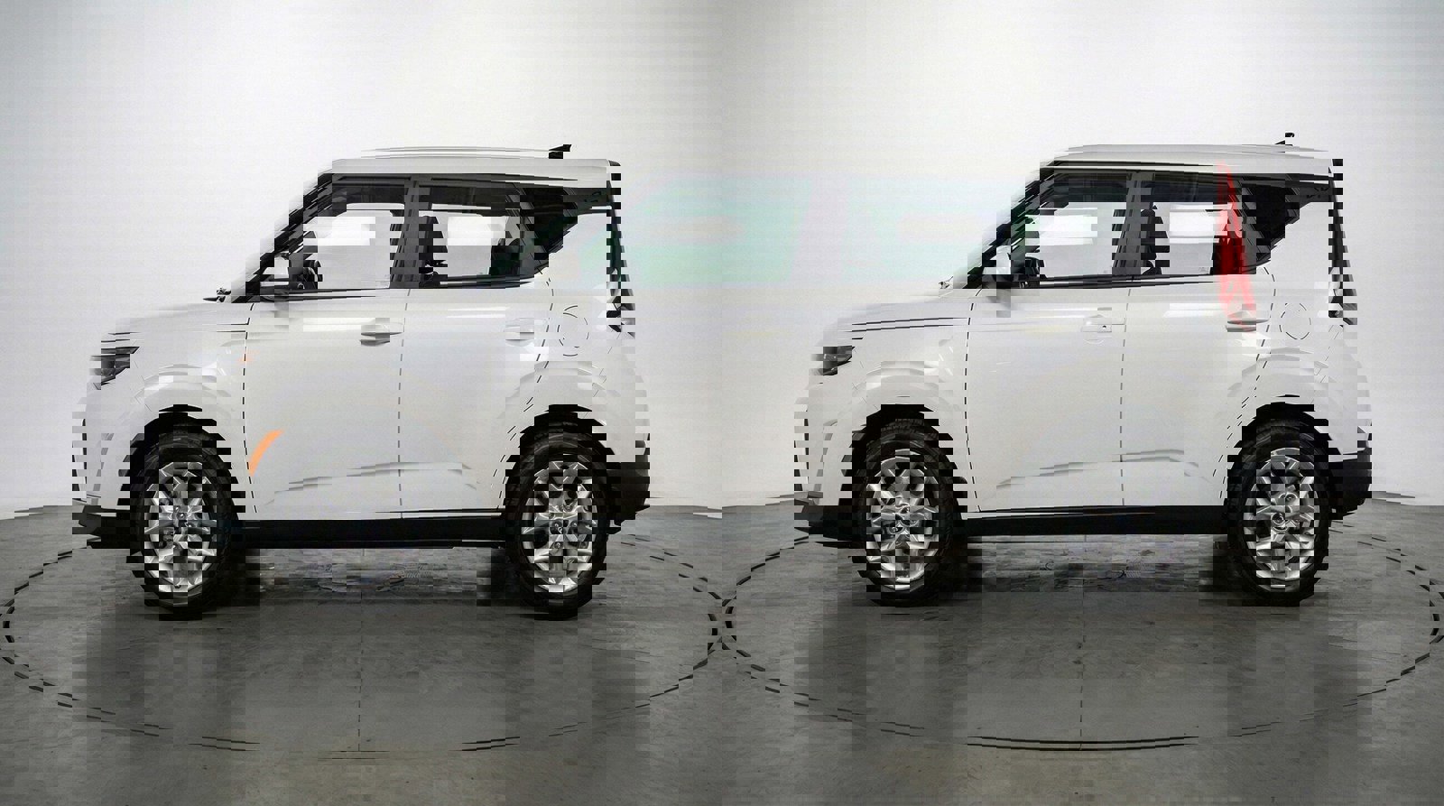 Used 2025 Kia Soul LX w/ LX Technology Package image 4