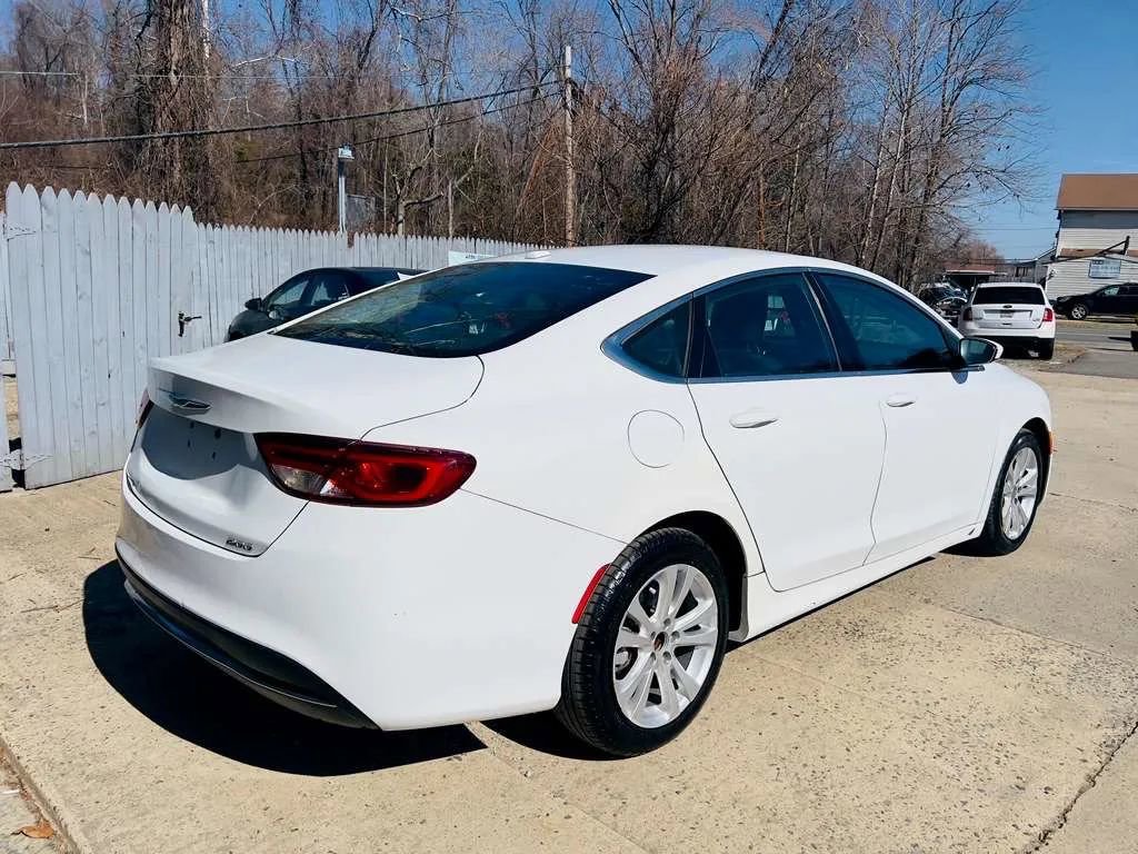 Used 2015 Chrysler 200 Limited w/ Convenience Group FWD image 4