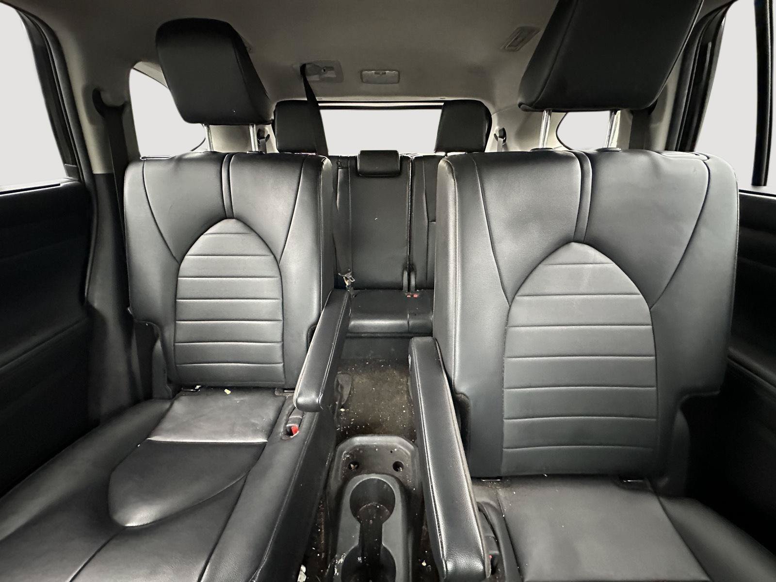 Used 2024 Toyota Highlander XLE AWD/4WD image 12