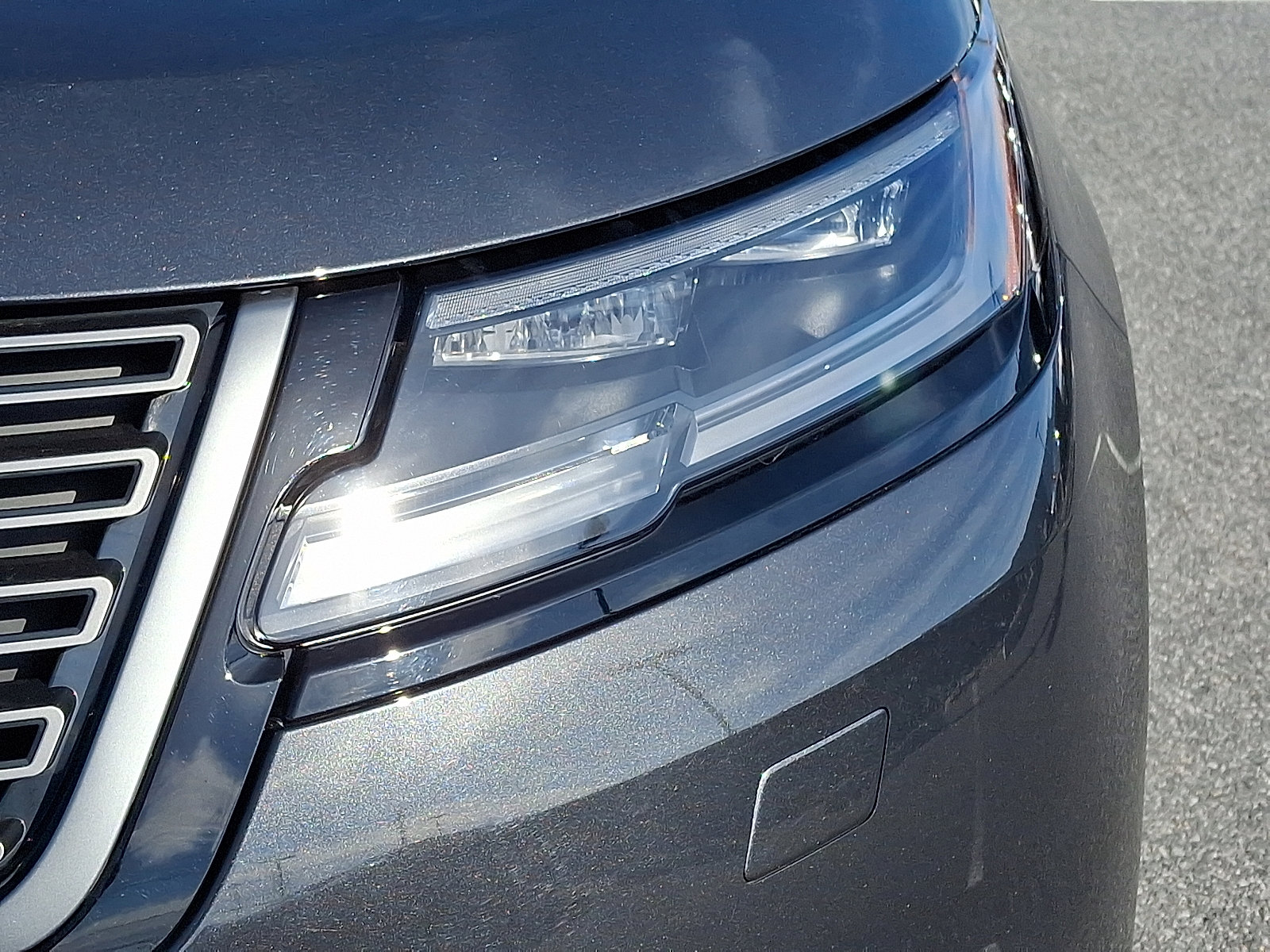 Used 2025 Land Rover Range Rover Velar S image 9