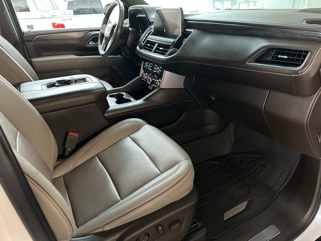 Used 2022 GMC Yukon SLT w/ SLT Luxury Package image 16