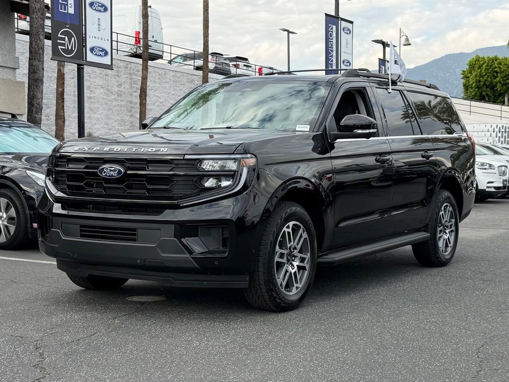 New 2026 Ford Expedition Max Active RWD image 4