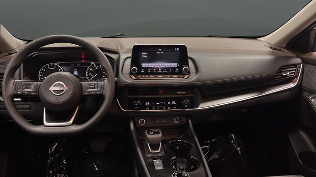 Used 2023 Nissan Rogue SV image 11