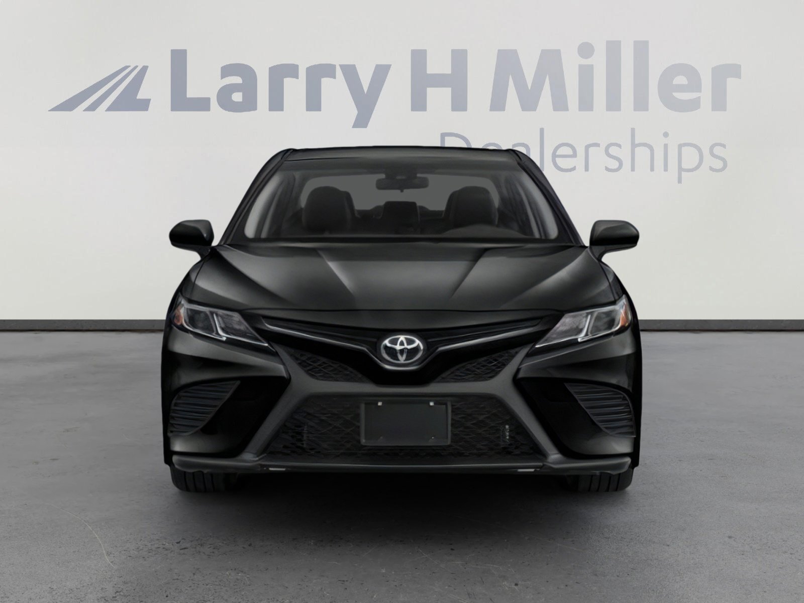 Used 2020 Toyota Camry SE w/ Carpet Mat Package FWD image 4