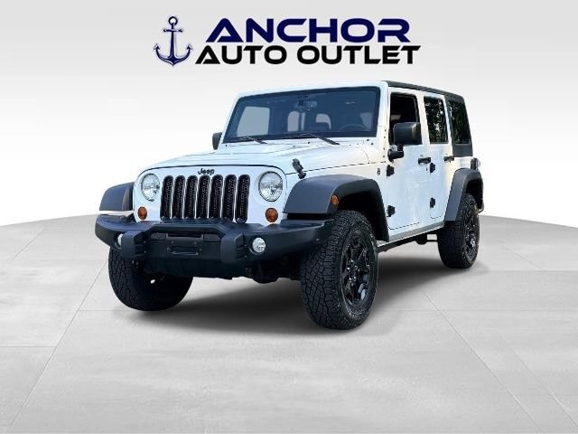 Used 2013 Jeep Wrangler Unlimited Sahara AWD/4WD image 4