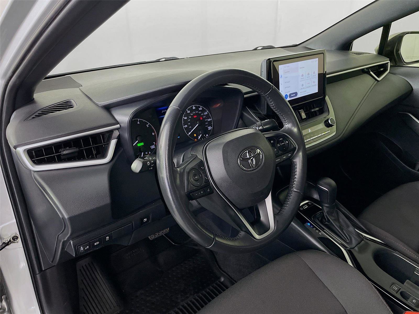 Used 2024 Toyota Corolla SE FWD image 12