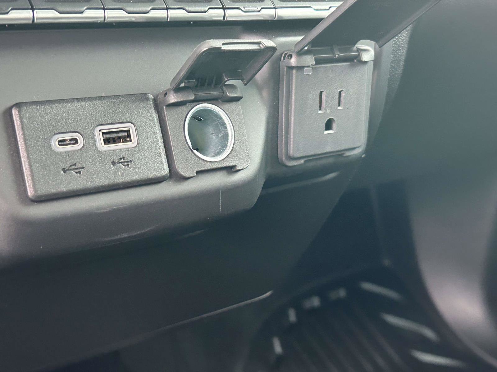 Used 2023 GMC Sierra 3500 Pro w/ Convenience Package image 26