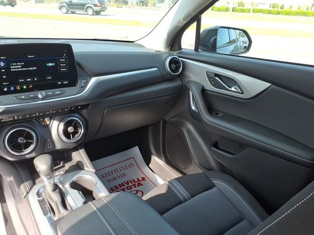 Used 2024 Chevrolet Blazer LT w/ Convenience Package FWD image 11