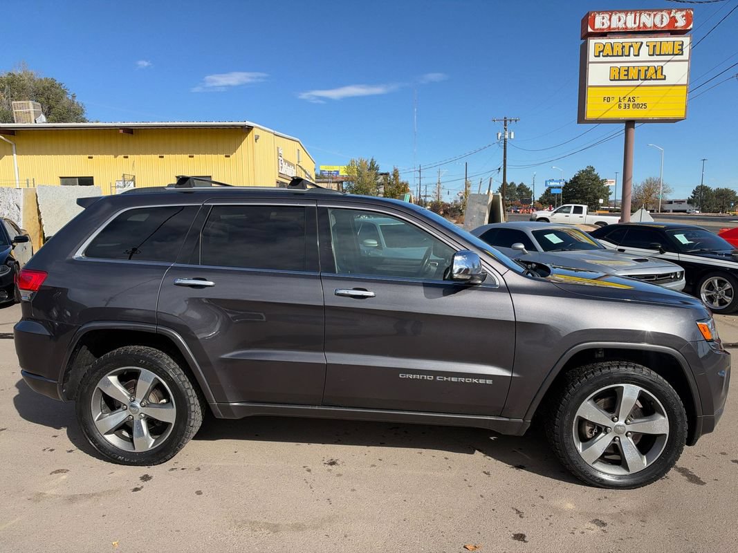Used 2016 Jeep Grand Cherokee Overland w/ Advanced Technology Group AWD/4WD image 8
