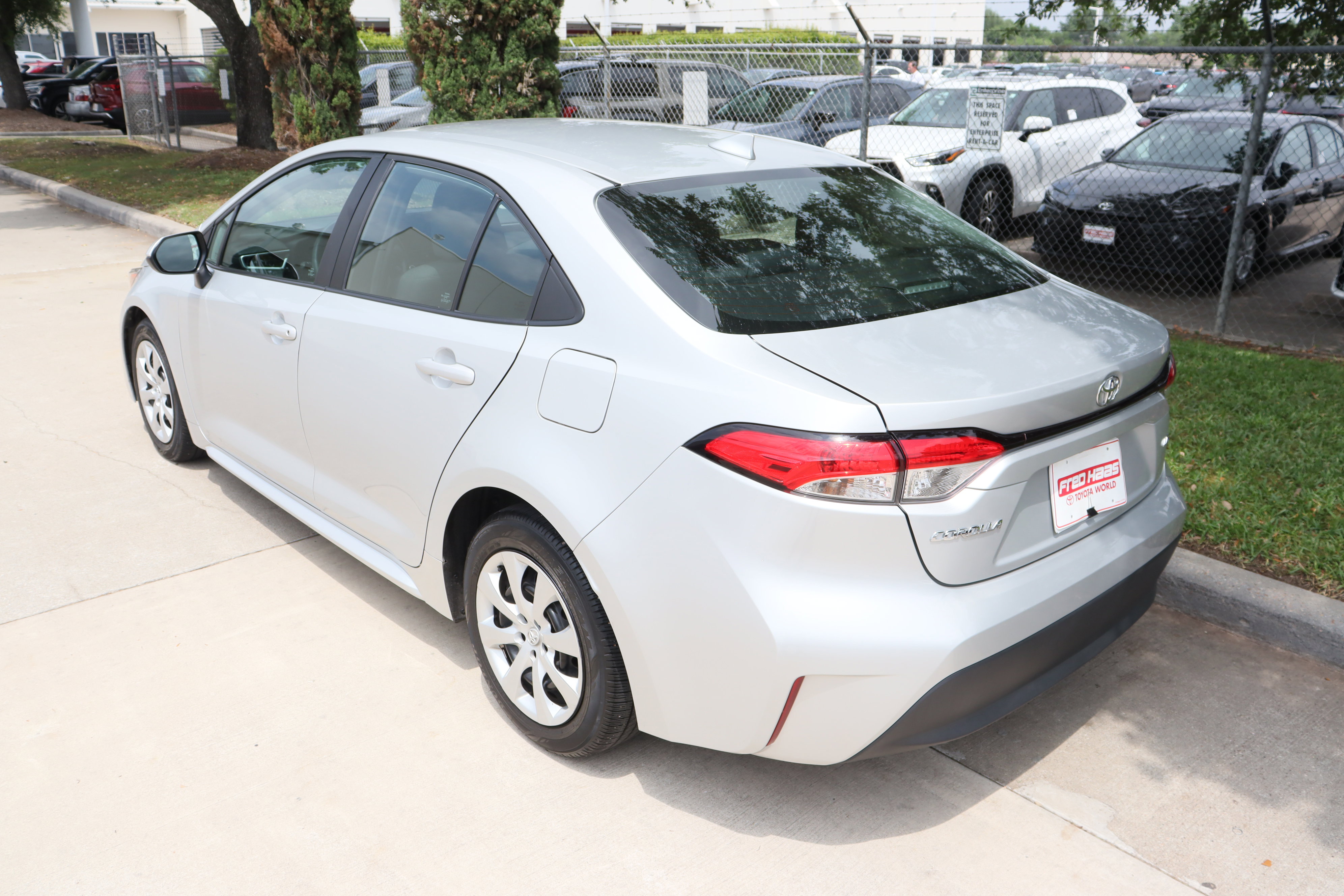 Used 2024 Toyota Corolla LE FWD image 8