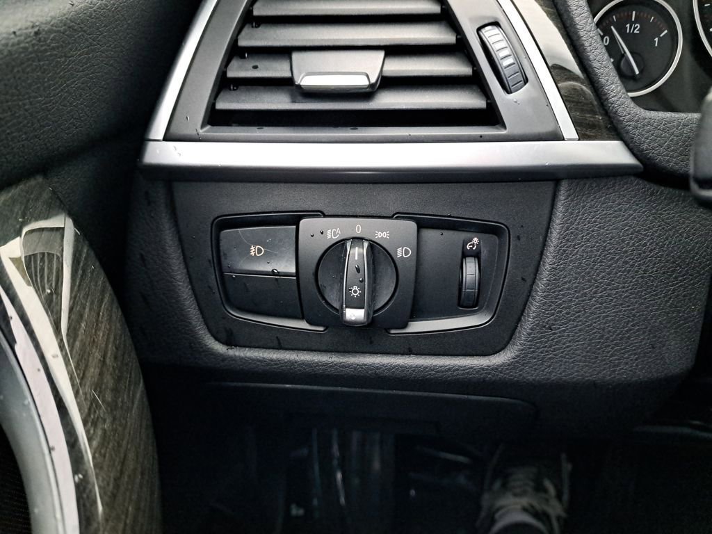 Used 2017 BMW 330i Sedan image 32