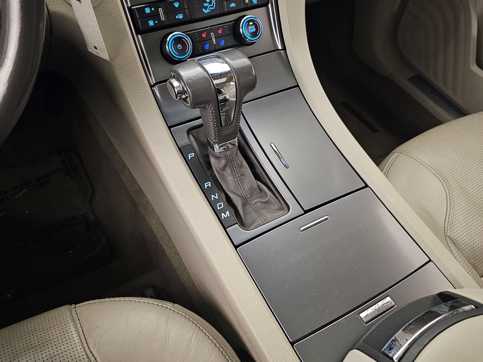 Used 2010 Ford Taurus Limited image 25