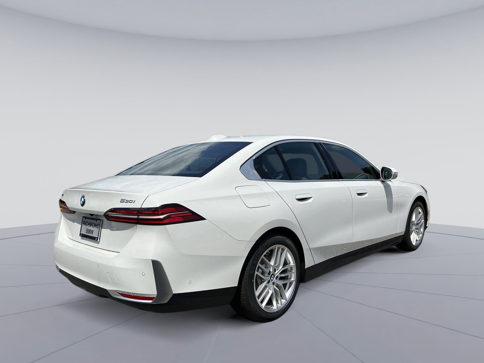 Certified 2025 BMW 530i xDrive w/ Premium Package image 5