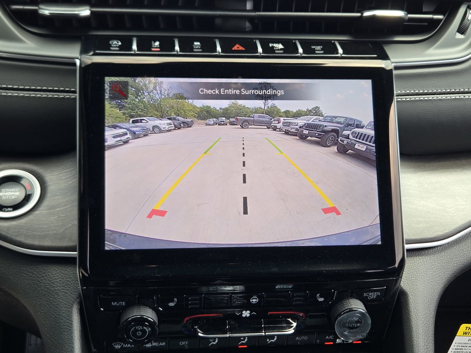 New 2025 Jeep Grand Cherokee Limited w/ Black Appearance Package image 16