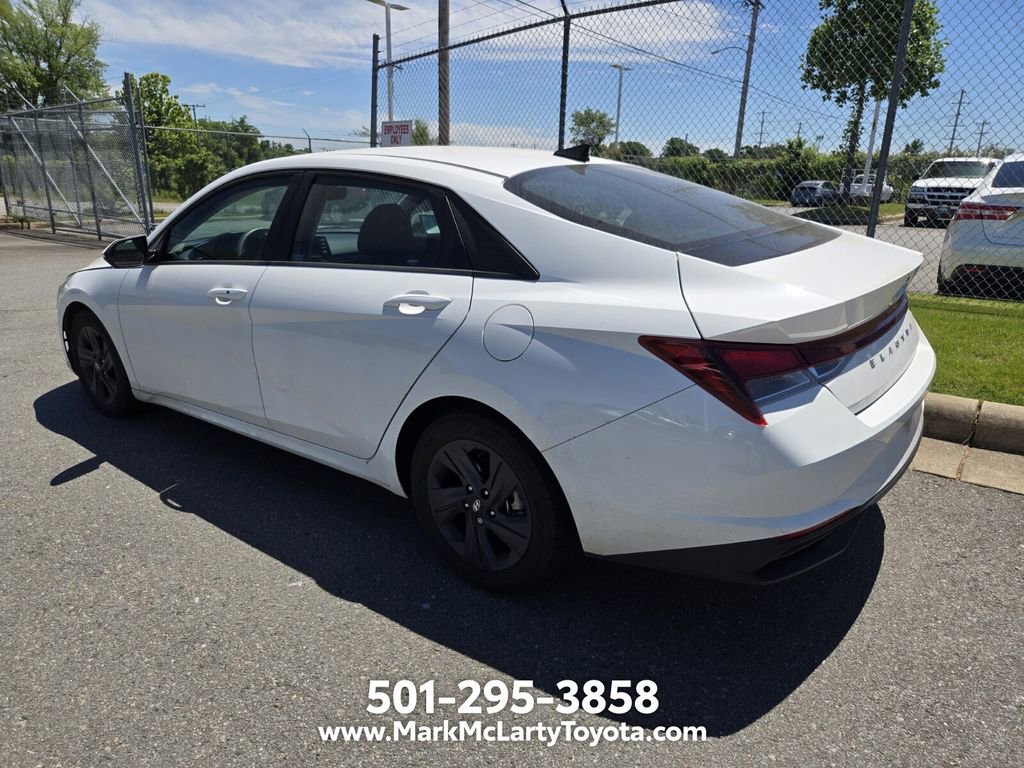 Used 2023 Hyundai Elantra SEL FWD image 3